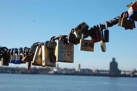 英国、利物浦、利物浦码头、livepool、padlock、blur、river、sky
