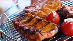 烤肉，牛腩，烤肉，排骨，烧烤，烤肉，剥皮排骨，肉