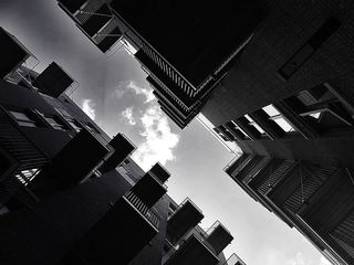 黑白、建筑、建筑、阳台、低角度拍摄、单色、透视、建筑结构