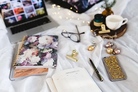 从床上开始工作