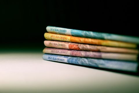 上帝，巴西货币，选票，巴西，信仰，宗教，薪水，室内