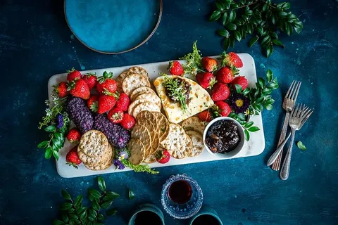 品种,食物,托盘,夏天,奶酪,盘子,叉子,草莓 品种,食物,托盘,夏天,奶酪,盘子,叉子,草莓