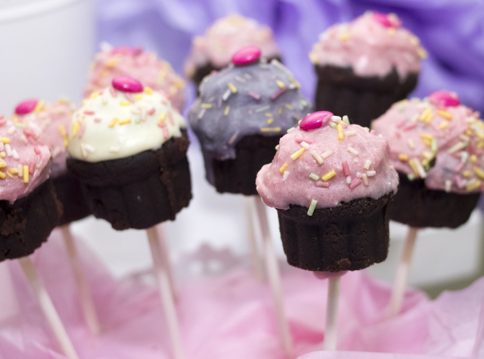 蛋糕流行乐、甜食、蛋糕、纸杯蛋糕、甜点、糕点、喜悦、生日