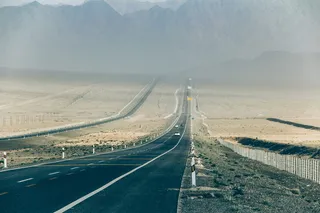 黑色道路、道路、公路、汽车、车辆、汽车、运输