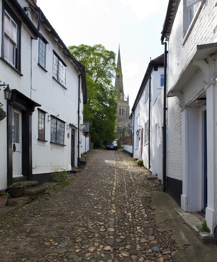 塔克斯特德，埃塞克斯，英格兰，风景如画，折衷建筑，鹅卵石街道，教堂尖顶，建筑
