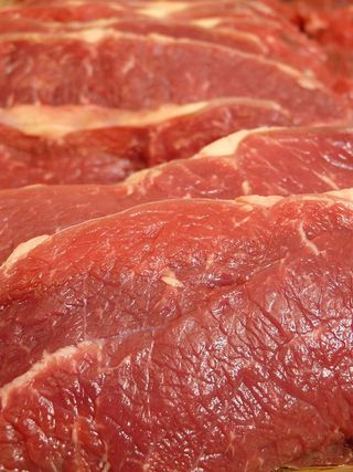 生肉、猪肉、排骨、肉、生的、油炸的、牛排、吃