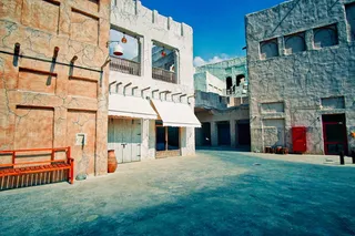 灰色和棕色混凝土房屋