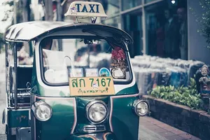 三轮车，灯具，汽车，亚洲，交通，道路，砖块，工厂