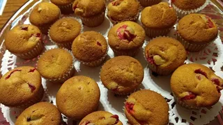 食物和饮料、食物、放纵、甜食、新鲜、诱惑、纸杯蛋糕、大量物品