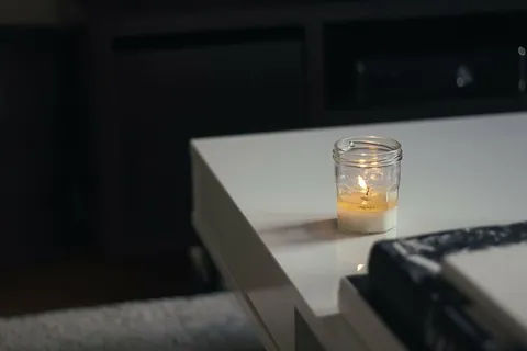 模糊,蜡烛,烛光,特写,焦点,桌子,杯子,酒杯 模糊,蜡烛,烛光,特写,焦点,桌子,杯子,酒杯