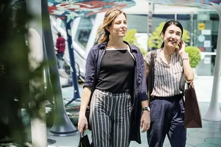 美国人、亚洲人、金发碧眼、购物、休闲、白种人、开朗、中国人