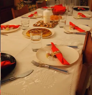 桌子,圣诞节,餐具,玉米饼,庆祝活动,食品和饮料,食品,室内 桌子,圣诞节,餐具,玉米饼,庆祝活动,食品和饮料,食品,室内