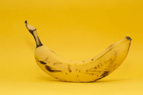 成熟香蕉,香蕉,瘀伤,水果,黄色,孤独,食用,成分 成熟香蕉,香蕉,瘀伤,水果,黄色,孤独,食用,成分