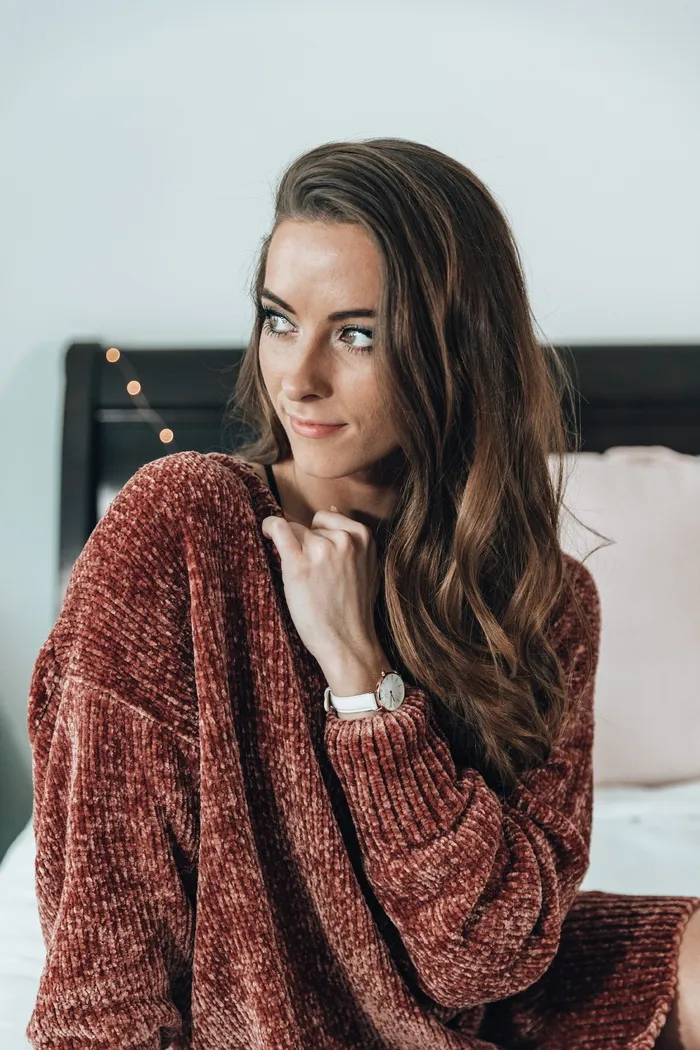 女式棕色运动衫