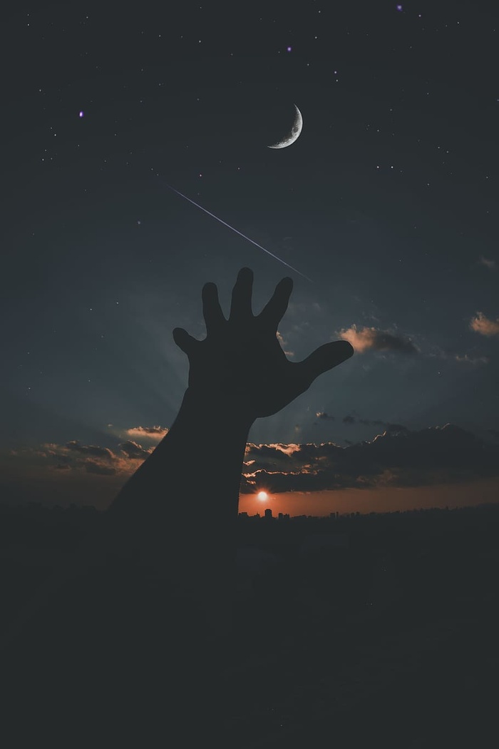 风景，天空，人，手，天文学，云，黄昏，月亮