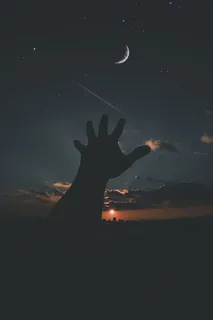 风景，天空，人，手，天文学，云，黄昏，月亮