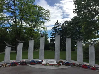 斯洛文尼亚、卢布尔雅那、博科帕利什切亚莱、战争英雄、战争英雄雕像、水泥厂、苏联、俄罗斯