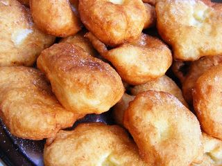 甜甜圈、甜食、食物、甜点、零食、糖、糕点、早餐