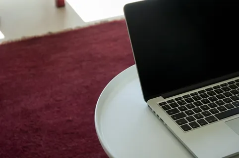 笔记本电脑、桌子、地毯、苹果、电脑、技术、连接、无线技术