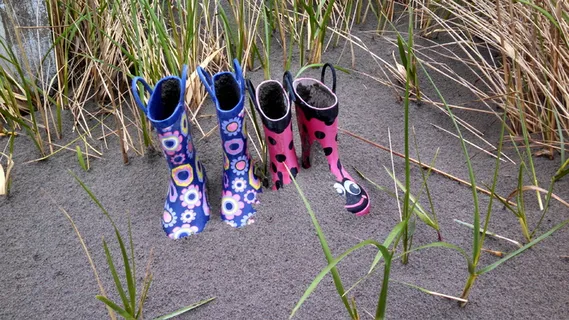 沙子，草，靴子，孩子们，沙丘，沙子，草，孩子们的靴子，粉色