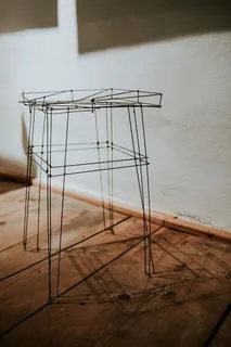 展览上的各种设计师桌椅 展览上的各种设计师桌椅