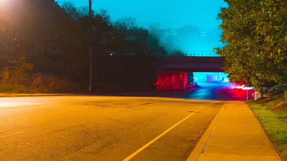 道路、沥青、柏油路面、道路、高速公路、灯光、小径、树木