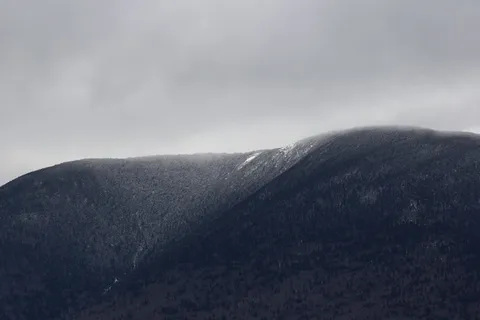 山地灰度摄影 山地灰度摄影
