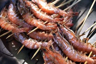 橙子、虾、棍子、串肉、海鲜、串肉、虾、菜肴