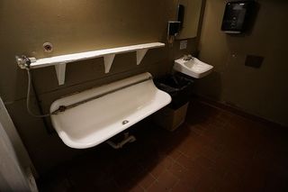 浴室，室内，水槽，卫生，家庭房间，无人，家庭浴室，高角度视野