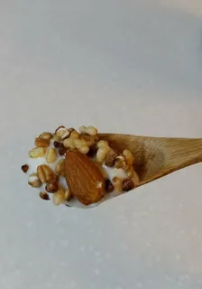 酸奶、漂浮食品、甜点、早餐、健康、零食、食品和饮料、食品