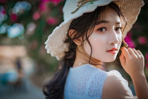 戴帽子的女人 戴帽子的女人