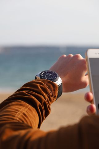 人、成人、户外、男人、手机、夏天、时尚、无线技术