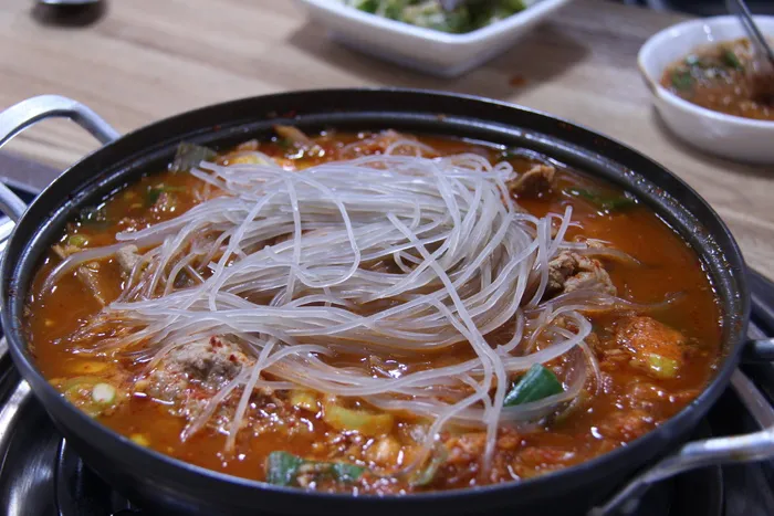 炖排骨，炖锅，食品，食品和饮料，健康饮食，亚洲食品，碗，健康