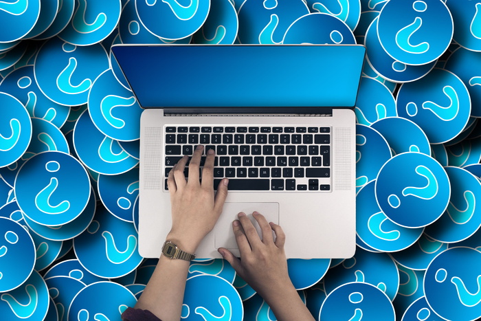 问号、笔记本电脑、书写、问题、问题、符号、字符、文档