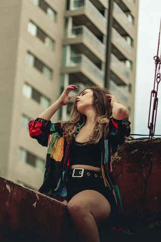 肖像、女性、模特、坐姿、建筑、公寓、阳台、工业