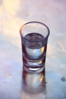 玻璃杯、子弹、白兰地、心情、婚礼、寒冷、饮料、酒精 玻璃杯、子弹、白兰地、心情、婚礼、寒冷、饮料、酒精