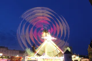 车轮、节日、灯光、比德戈斯茨、夜晚、游乐园游乐设施、游乐园、艺术文化和娱乐