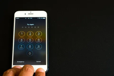 person,holding,2016年后,2016年后iphone,iphone,new,smartphone,phone person,holding,2016年后,2016年后iphone,iphone,new,smartphone,phone