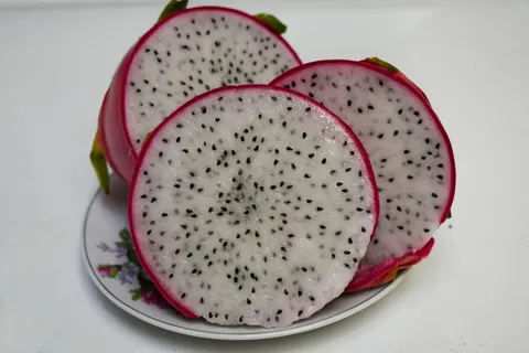 pictahaya对半，食物，食物和饮料，火龙果，水果，健康饮食，健康，新鲜