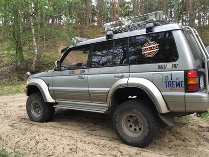 汽车，the vehicle，4 x 4，三菱，帕杰罗，越野车，越野驾驶，本地