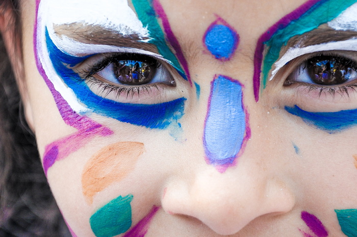 close、view、person、face、blue、teal、white、face paint