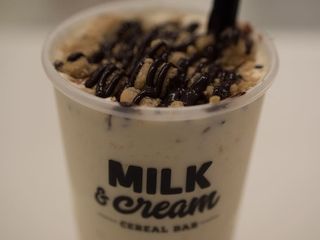 美国，纽约，牛奶和奶油谷物酒吧，奶昔，糖果，罪恶的快乐，食品和饮料，咖啡