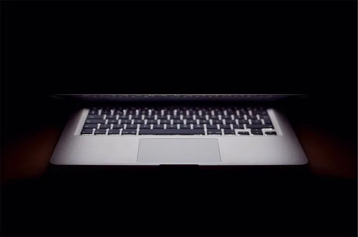 macbook pro、灰色、笔记本电脑、电脑、苹果、macbook、阴影、深色