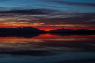 黄金时段雾环岛景观摄影