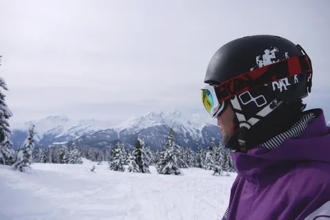 寒冷,人,山脉,山脉,人,滑雪,雪,运动 寒冷,人,山脉,山脉,人,滑雪,雪,运动