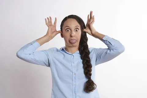 女人,暴露,舌头,白色,表面,愚蠢,人,傻瓜 女人,暴露,舌头,白色,表面,愚蠢,人,傻瓜