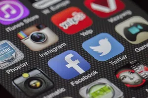 facebook应用截屏、twitter、facebook、together、信息交换、instagram、whats应用、隐私政策