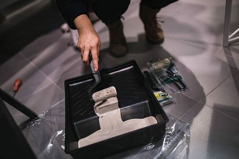 人们在画布上画画