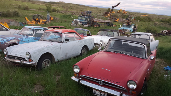 阳光阿尔卑斯山，阳光，旧车，破车，乡村，复古，1960年，汽车