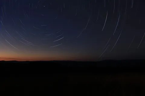 夜间天空恒星的延时摄影 夜间天空恒星的延时摄影